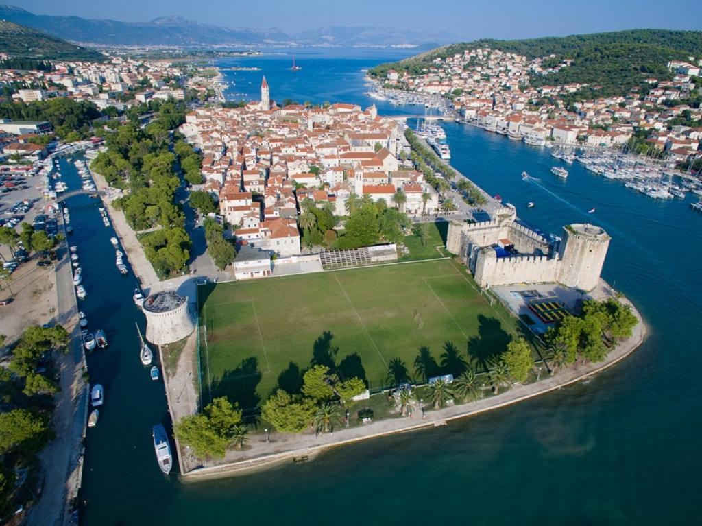 Apartments Aldo Trogir Exterior photo